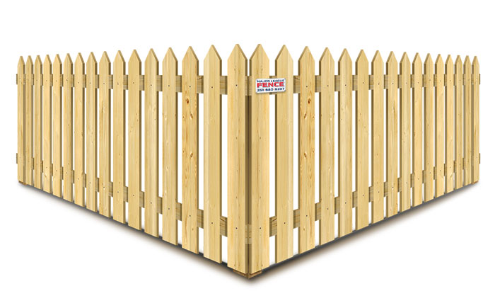 Pointed picket wood fence for residential homes in Mobile Alabama